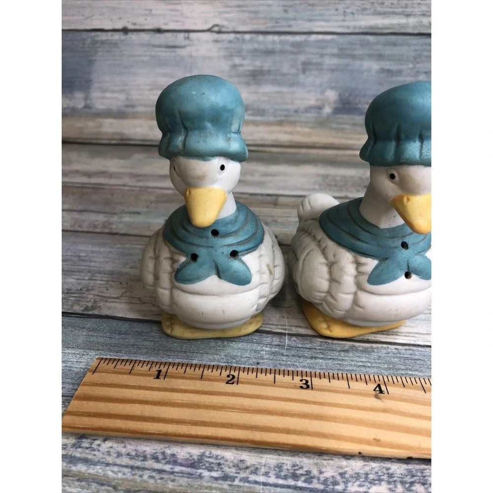 Geese Duck Salt Pepper Shaker  Vintage Blue Bonnet Farmhouse Animal Figurines 4'